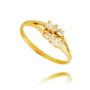 Elegancki pierścionek będący doskonałym dodatkiem do stylizacji.