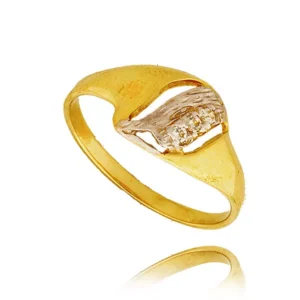 Elegancki pierścionek będący doskonałym dodatkiem do stylizacji.