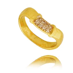 Ponadczasowy pierścionek o luksusowym wyglądzie.