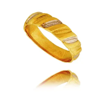 Złoty pierścionek stworzony z myślą o codziennym komforcie.