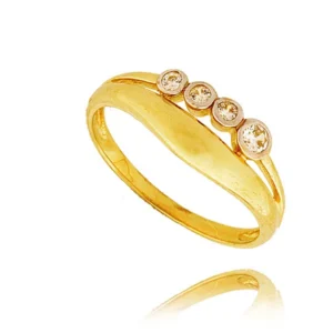 Pierścionek ze złota łączący klasykę z nowoczesnością.