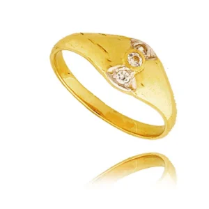 Elegancki pierścionek będący doskonałym dodatkiem do stylizacji.