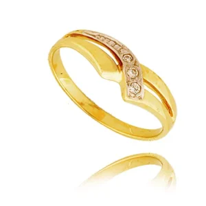 Pierścionek ze złota łączący klasykę z nowoczesnością.