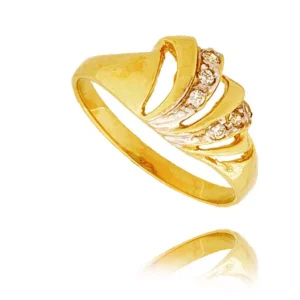 Złoty pierścionek podkreślający subtelny blask kamieni.