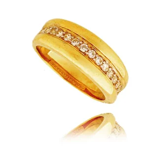 Pierścionek ze złota łączący klasykę z nowoczesnością.