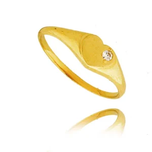 Elegancki pierścionek ze złota o ponadczasowym charakterze.