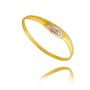 Elegancki pierścionek będący doskonałym dodatkiem do stylizacji.