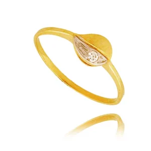 Elegancki pierścionek będący doskonałym dodatkiem do stylizacji.