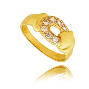 Elegancki pierścionek będący doskonałym dodatkiem do stylizacji.