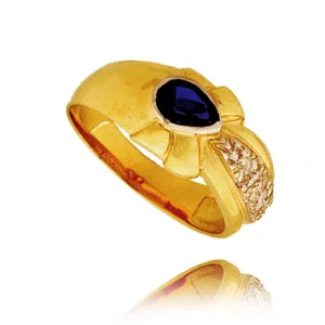 Pierścionek ze złota łączący klasykę z nowoczesnością.