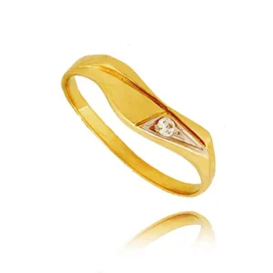 Złoty pierścionek stworzony z myślą o codziennym komforcie.