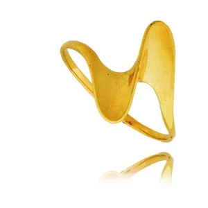 Delikatny pierścionek wykonany z wysokiej jakości złota.