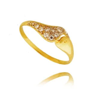 Złoty pierścionek stworzony z myślą o codziennym komforcie.