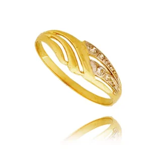 Pierścionek ze złota łączący klasykę z nowoczesnością.