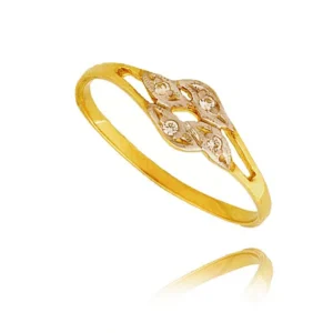 Pierścionek ze złota łączący klasykę z nowoczesnością.