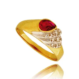 Złoty pierścionek podkreślający subtelny blask kamieni.