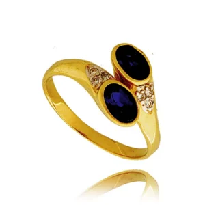 Pierścionek ze złota łączący klasykę z nowoczesnością.