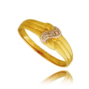 Pierścionek ze złota łączący klasykę z nowoczesnością.