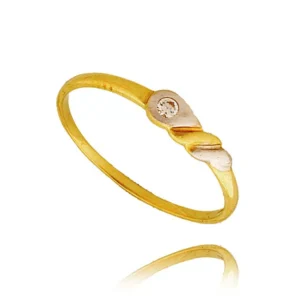 Ponadczasowy pierścionek o luksusowym wyglądzie.