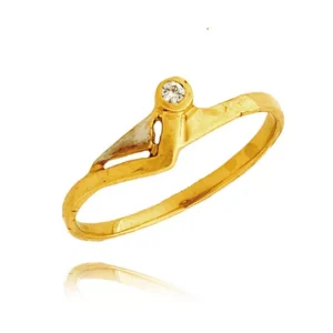 Stylowy pierścionek o eleganckiej i kobiecej formie.