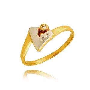 Stylowy pierścionek o eleganckiej i kobiecej formie.