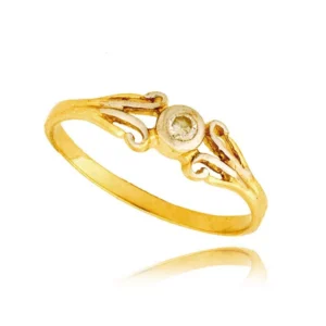 Pierścionek ze złota łączący klasykę z nowoczesnością.