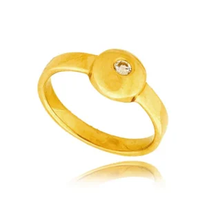 Stylowy pierścionek o eleganckiej i kobiecej formie.