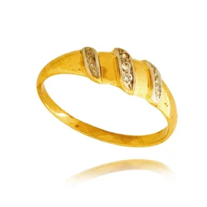 Delikatny pierścionek wykonany z wysokiej jakości złota.