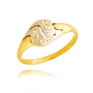 Złoty pierścionek podkreślający subtelny blask kamieni.