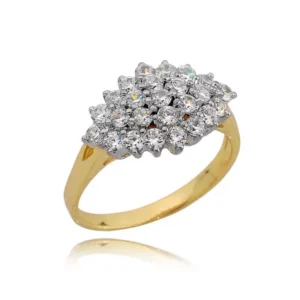 Elegancki pierścionek będący doskonałym dodatkiem do stylizacji.