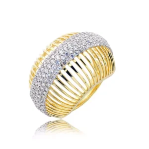 Elegancki pierścionek będący doskonałym dodatkiem do stylizacji.