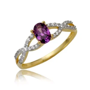 Ponadczasowy pierścionek o luksusowym wyglądzie.