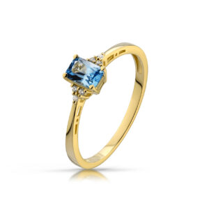 Elegancki pierścionek będący doskonałym dodatkiem do stylizacji.