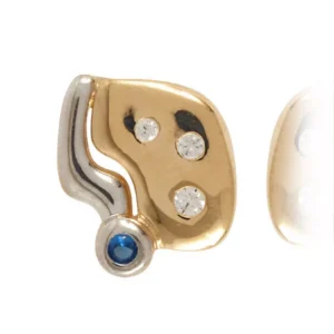 Złoty wisiorek personalizowany na zamówienie.