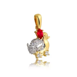 Złoty wisiorek o klasycznej linii.