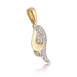 Złoty wisiorek o uniwersalnym charakterze.