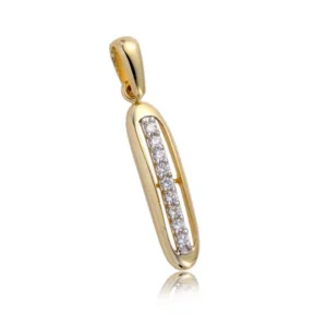 Elegancki wisiorek ze złota na łańcuszku.