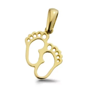 Personalizowany złoty wisiorek na łańcuszku.